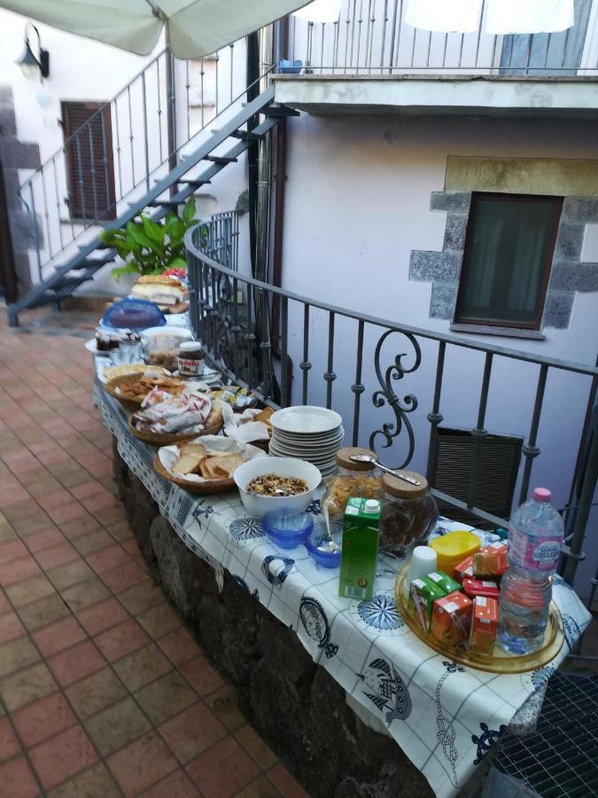 Affitta Camere Casa Delle Rose Villanova Monteleone Exterior foto